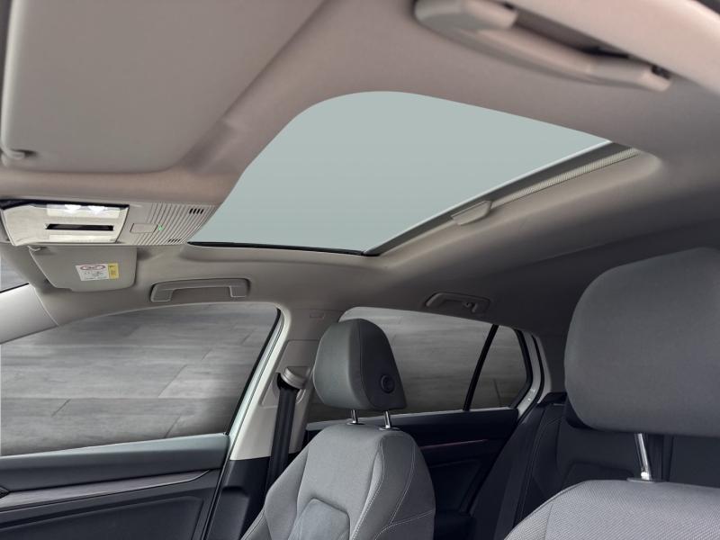 VW Golf Life TSI