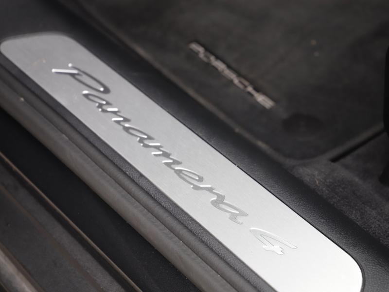 Porsche Panamera 4 E-Hybrid