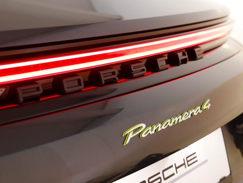 Porsche Panamera 4 E-Hybrid