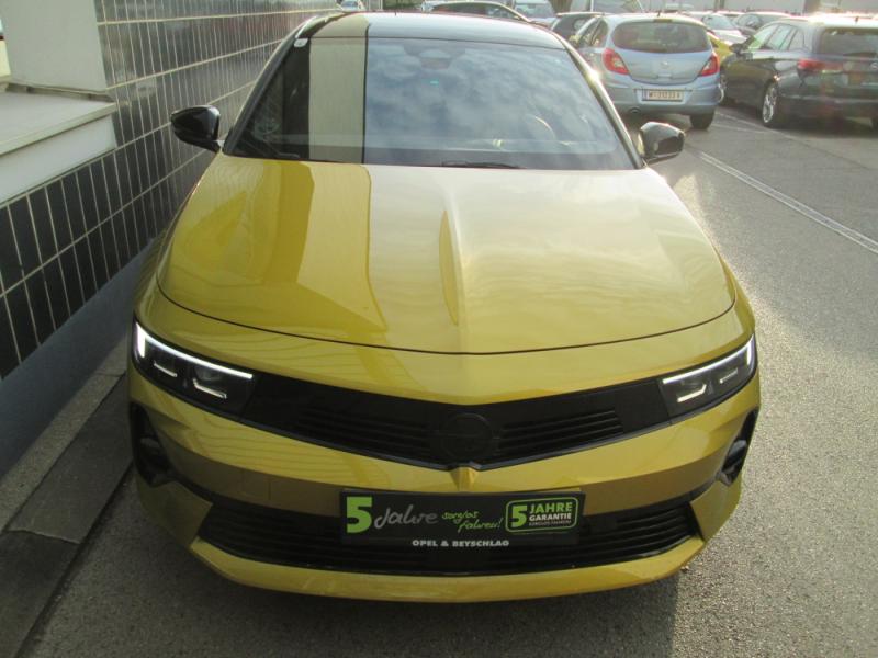 Opel ASTRA ULT 1.6 PHE AT8 180PS