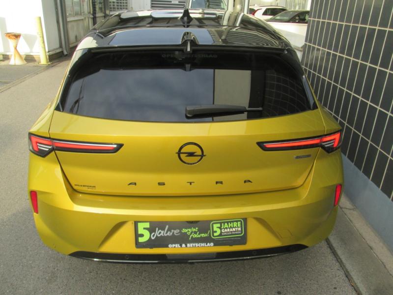 Opel ASTRA ULT 1.6 PHE AT8 180PS