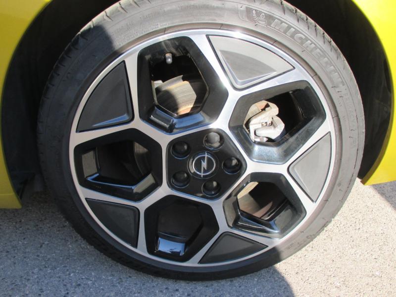 Opel ASTRA ULT 1.6 PHE AT8 180PS