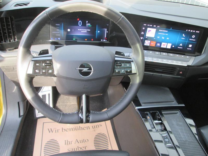 Opel ASTRA ULT 1.6 PHE AT8 180PS