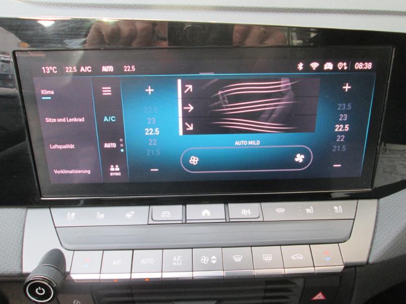 Opel ASTRA ULT 1.6 PHE AT8 180PS