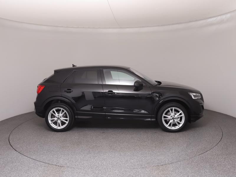Audi Q2 30 TFSI admired