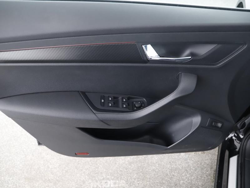 Škoda KAROQ 4x4 SPORTLINE TDI DSG