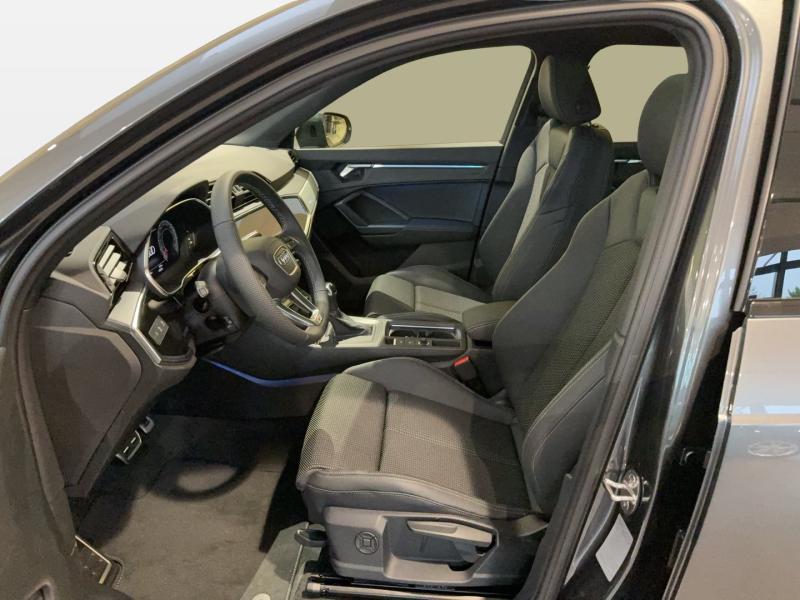 Audi Q3 35 TDI admired