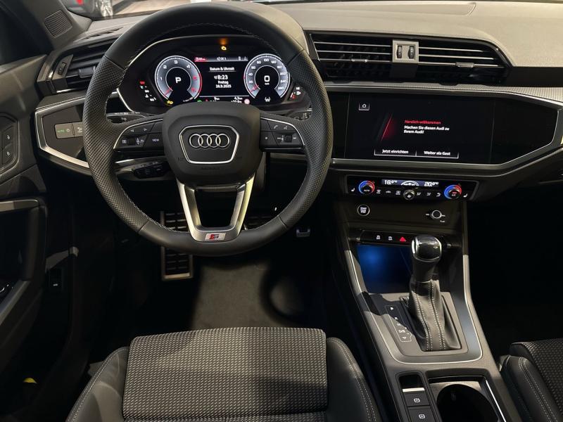Audi Q3 35 TDI admired
