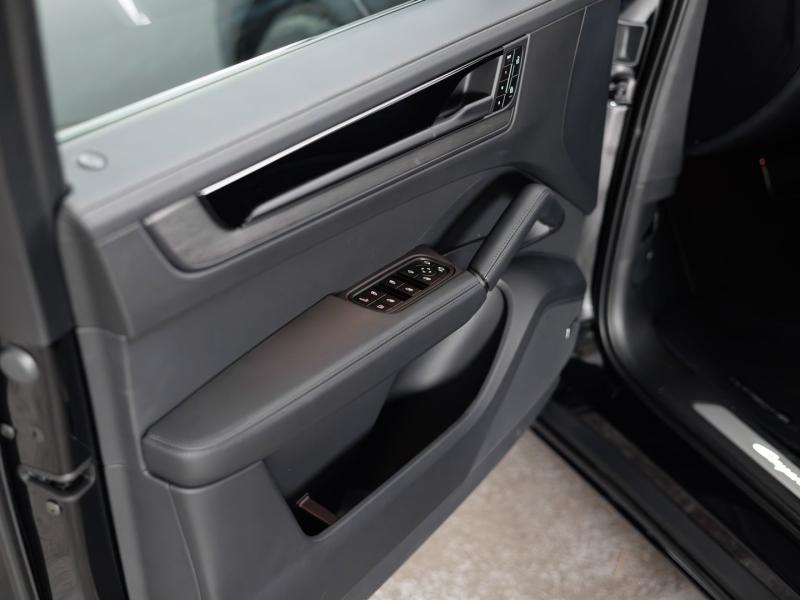 Porsche Cayenne S E-Hybrid Black Edition