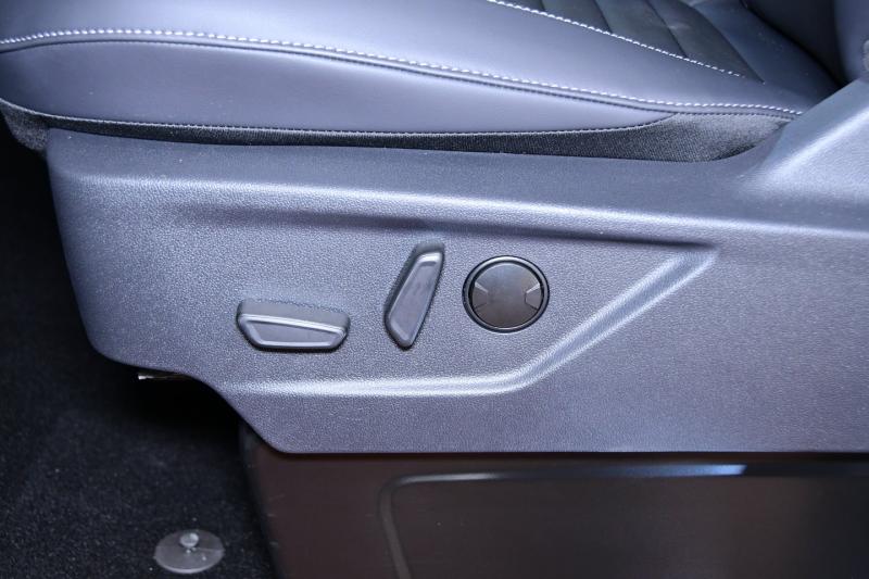 Ford Tourneo Custom Bus 2,0 EcoBlue 320 L2H1