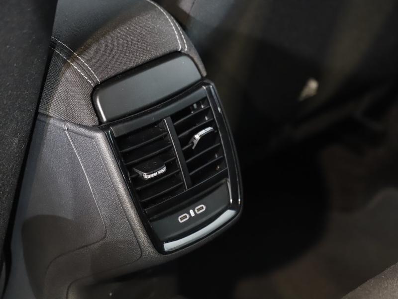 Škoda Kamiq Essence TSI DSG