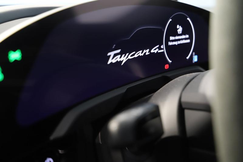 Porsche Taycan 4S Cross Turismo