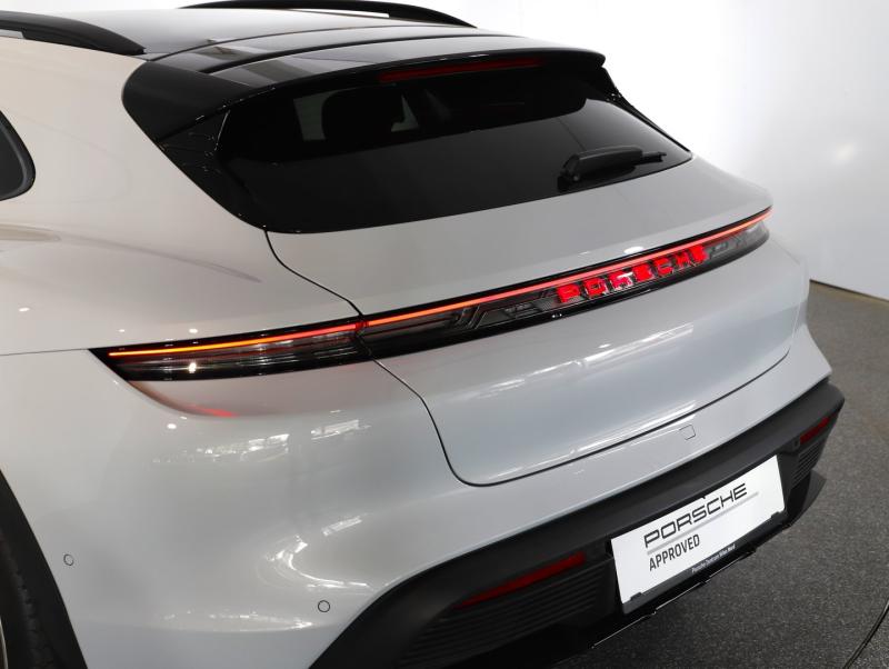 Porsche Taycan 4S Cross Turismo