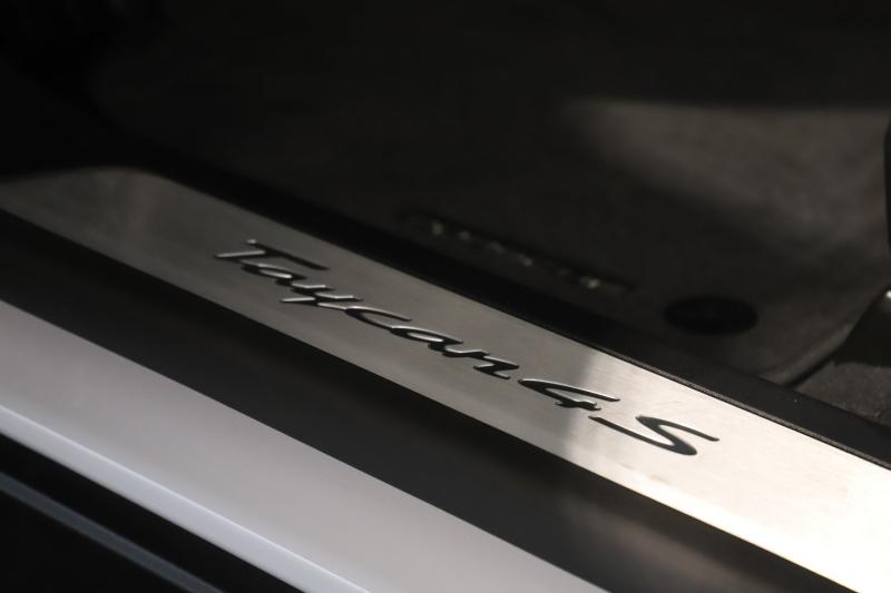 Porsche Taycan 4S Cross Turismo