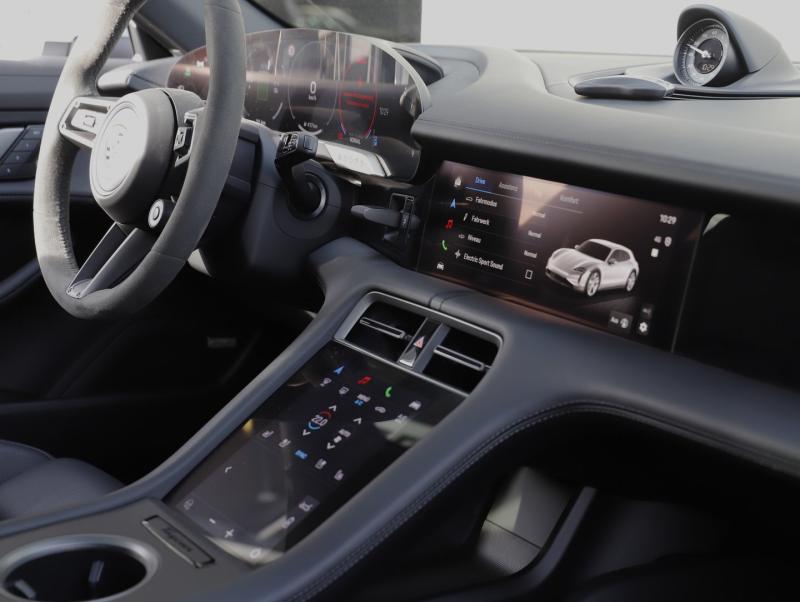 Porsche Taycan 4S Cross Turismo