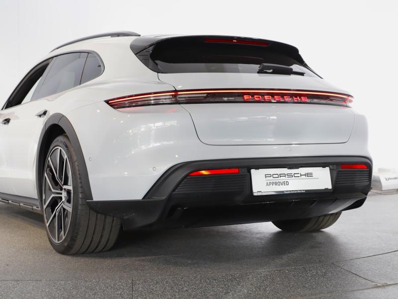 Porsche Taycan 4S Cross Turismo