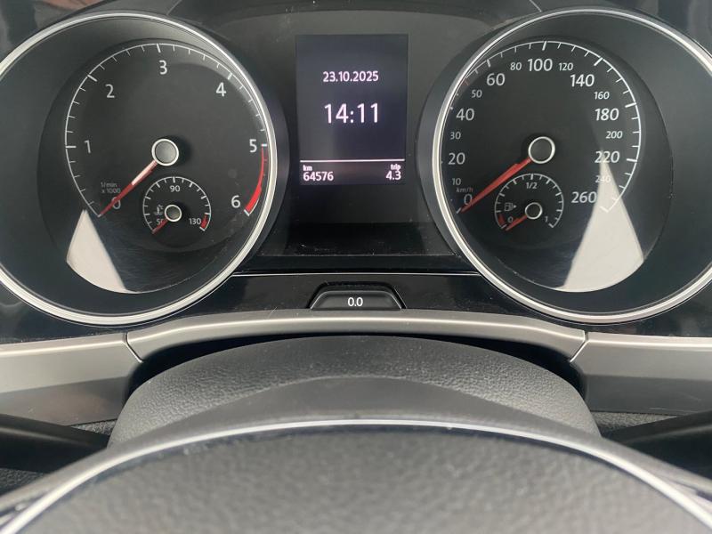 VW Touran TDI SCR 5-Sitzer