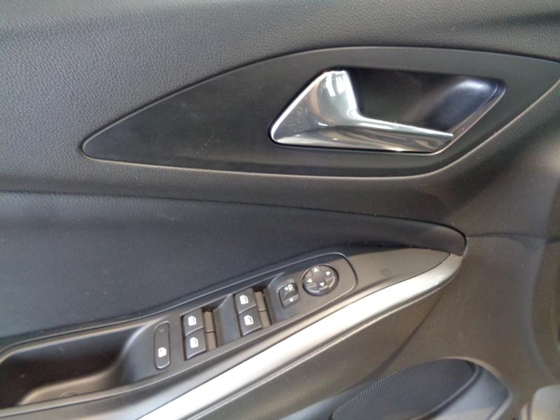 Opel GRANDLAND BED 1.5 S/S AT8 130P