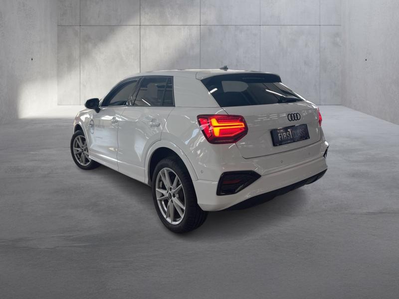 Audi Q2 35 TFSI admired