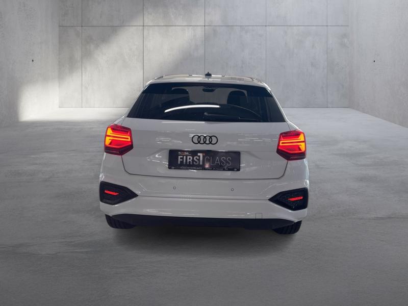 Audi Q2 35 TFSI admired