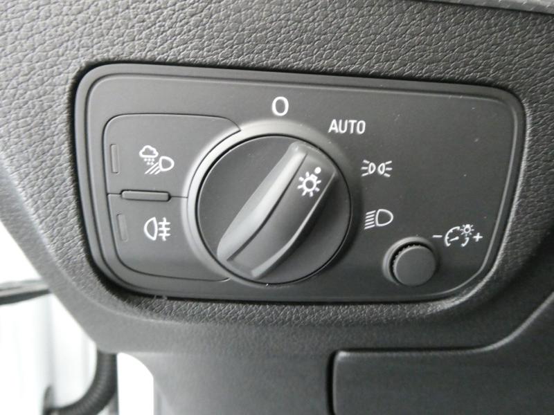 Audi Q2 30 TFSI admired