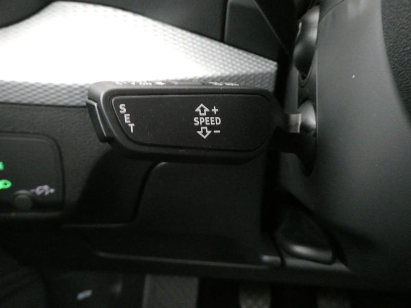 Audi Q2 30 TFSI admired