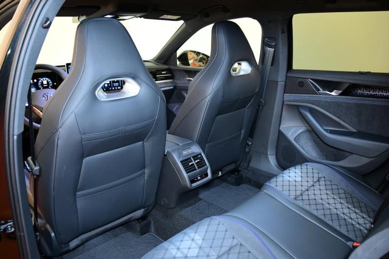 VW Passat Variant R-Line TDI DSG