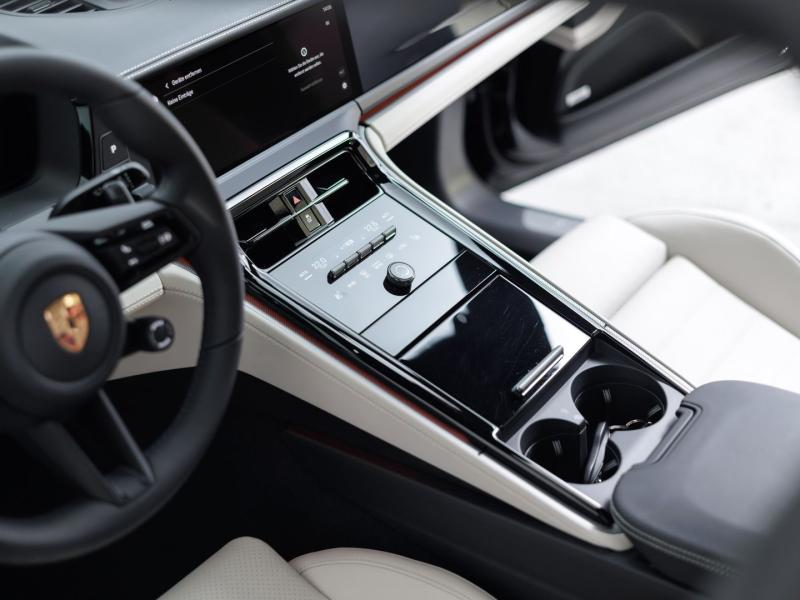 Porsche Panamera 4 E-Hybrid