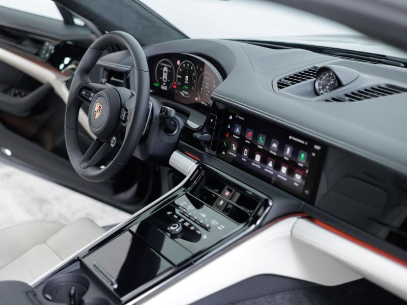 Porsche Panamera 4 E-Hybrid