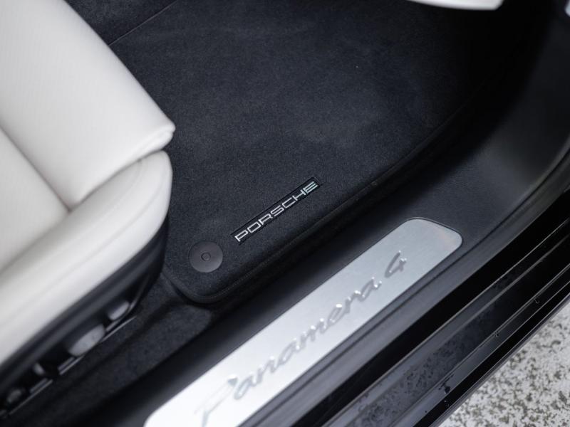 Porsche Panamera 4 E-Hybrid