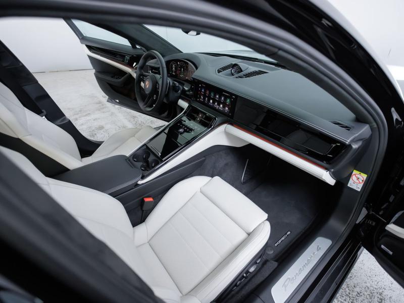 Porsche Panamera 4 E-Hybrid