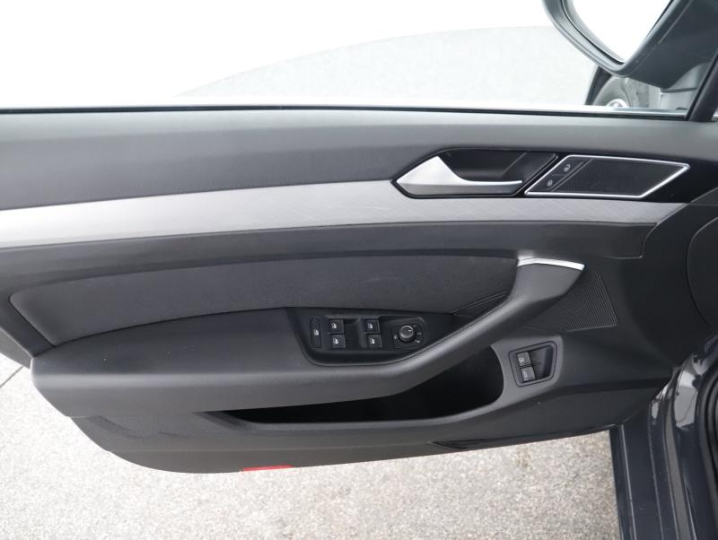 VW Passat GTE Variant