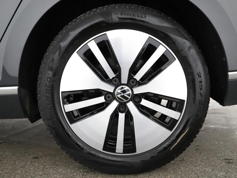 VW Passat GTE Variant