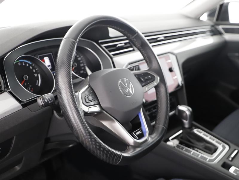 VW Passat GTE Variant