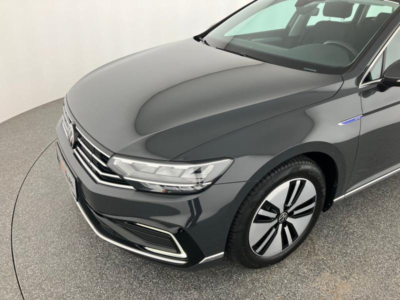 VW Passat GTE Variant
