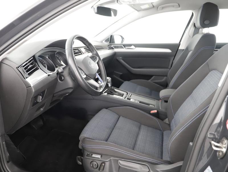 VW Passat GTE Variant