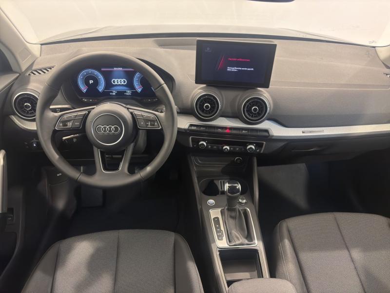 Audi Q2 35 TFSI admired