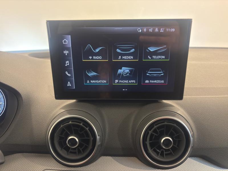 Audi Q2 35 TFSI admired