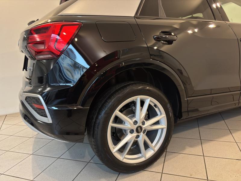 Audi Q2 35 TFSI admired