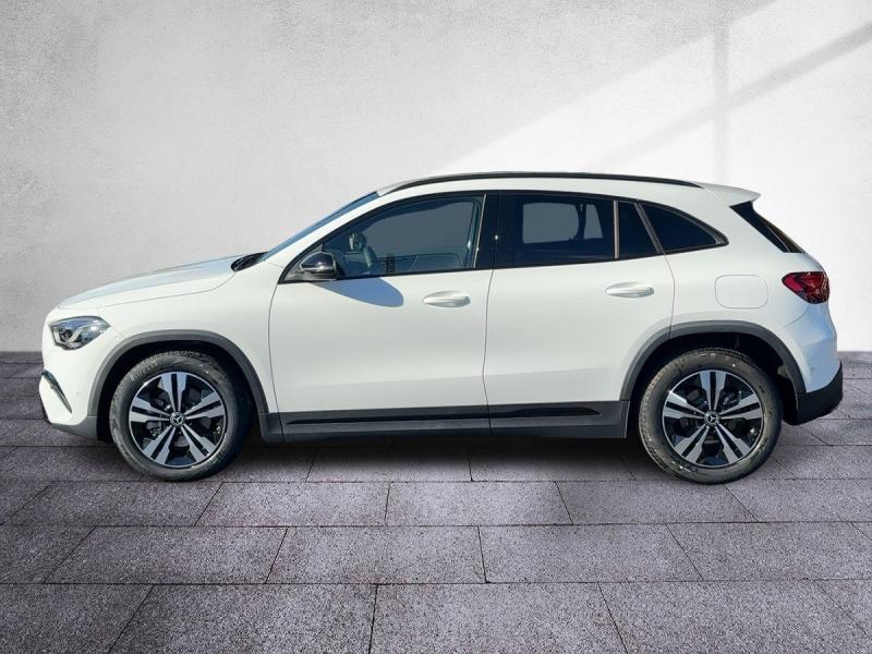 MERCEDES-BENZ GLA 180  Progressive