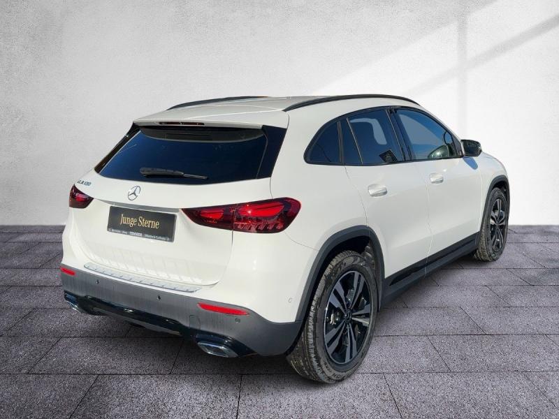 MERCEDES-BENZ GLA 180  Progressive