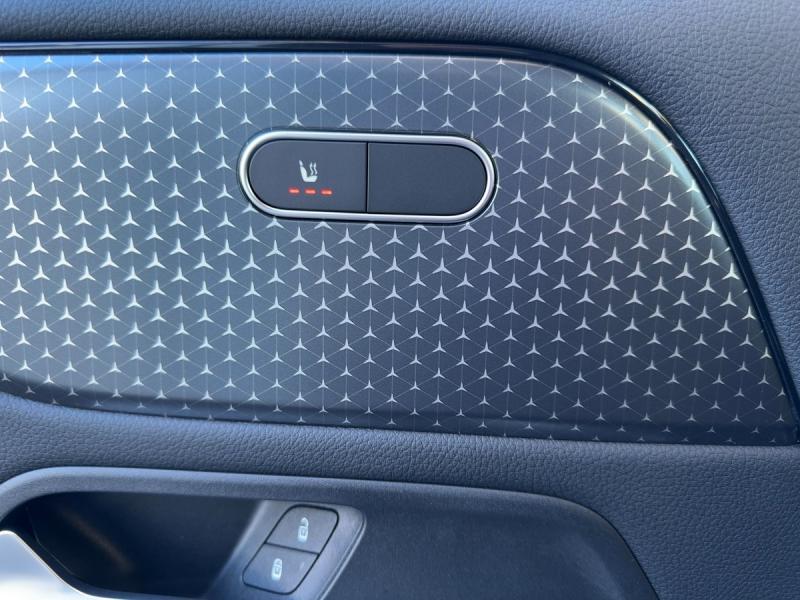 MERCEDES-BENZ GLA 180  Progressive