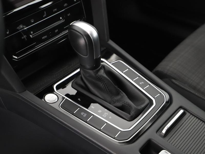 VW Passat Variant Business TDI DSG