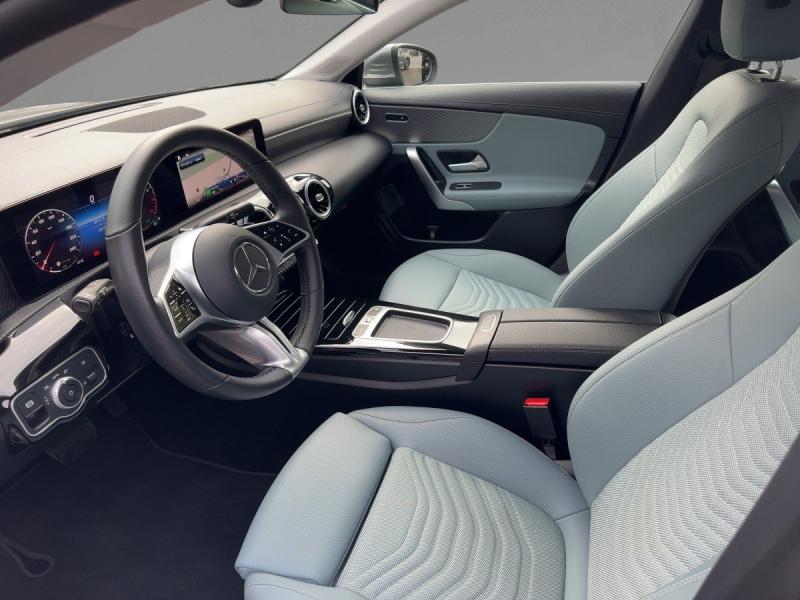 MERCEDES-BENZ CLA 180 Shooting Brake