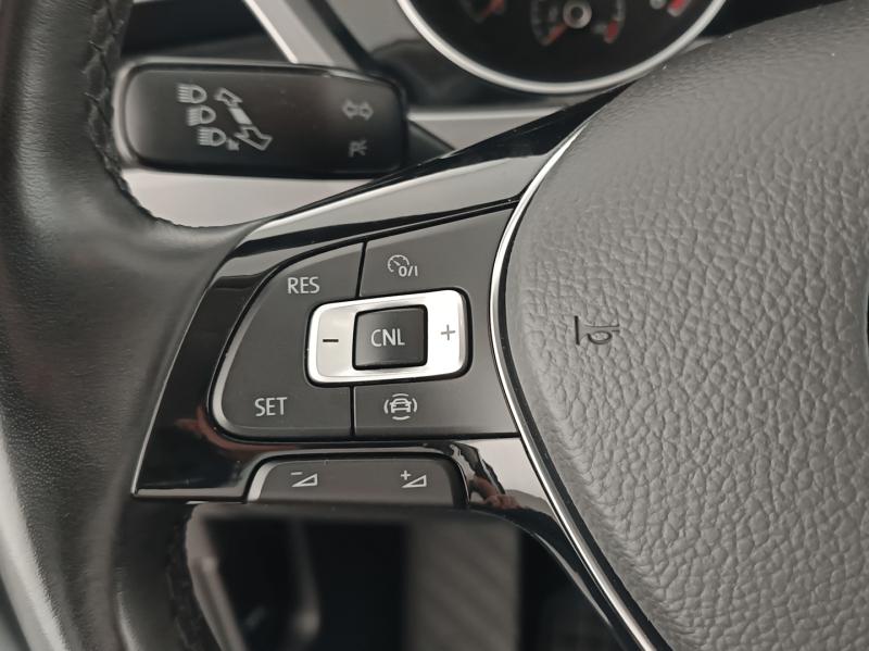 VW Touran TDI SCR 5-Sitzer