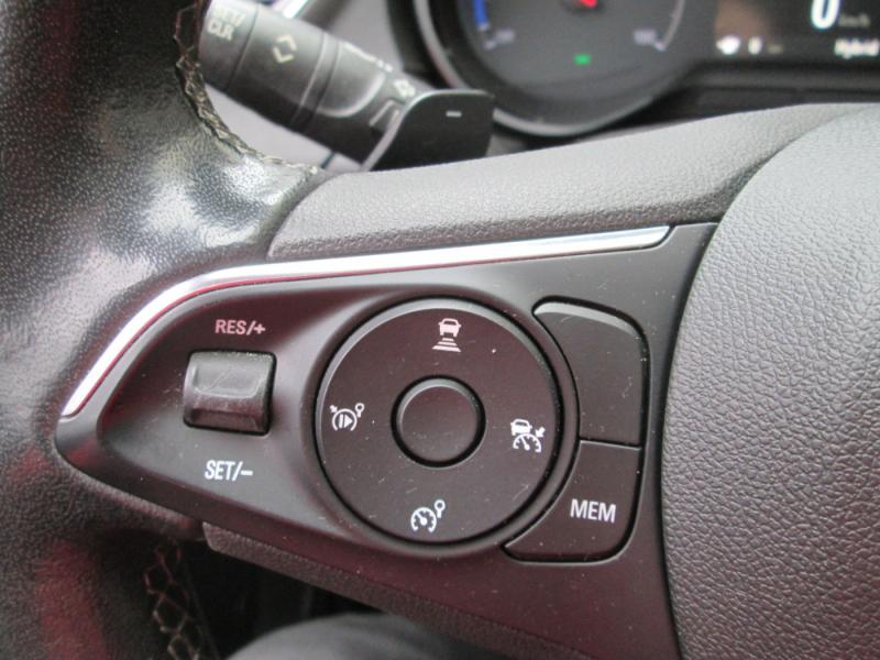 Opel GRANDLAND X ULT 1.6 PHE AT 224