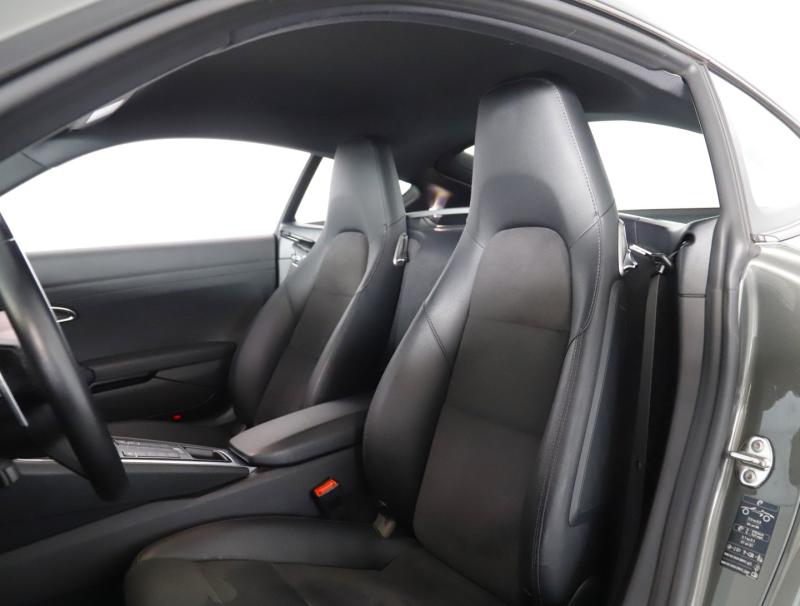 Porsche 718 Cayman