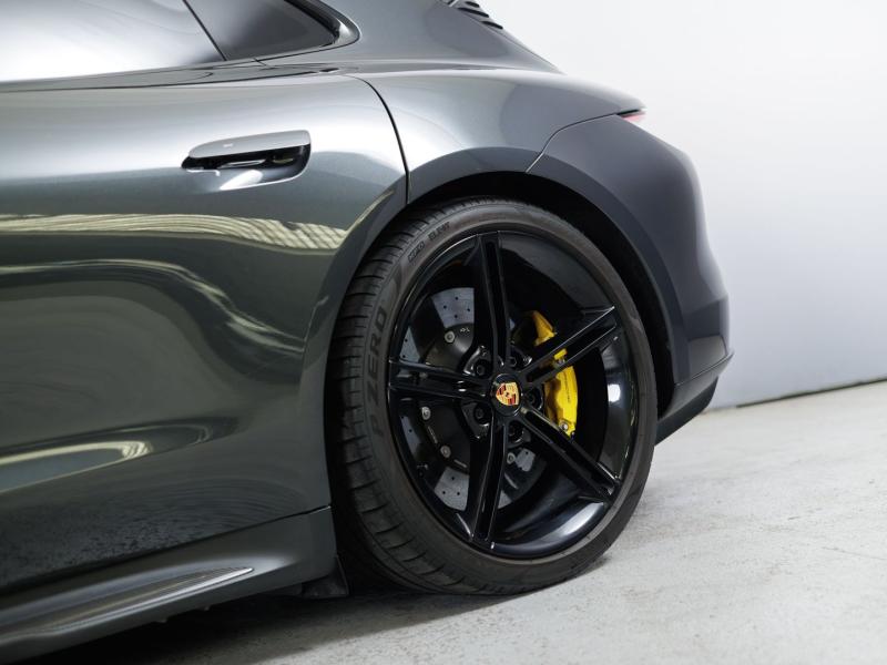 Porsche Taycan Turbo S Sport Turismo