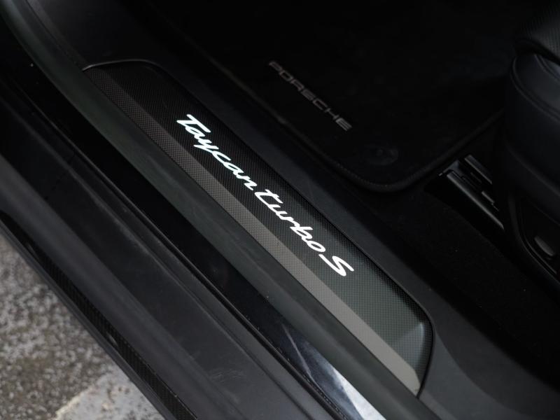 Porsche Taycan Turbo S Sport Turismo
