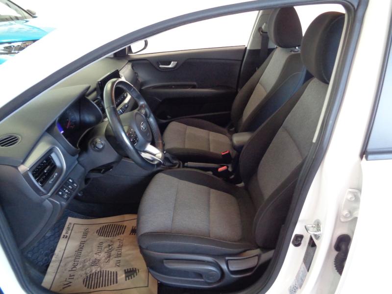 KIA STONIC/TITAN/1.25 MPI/MT5/84